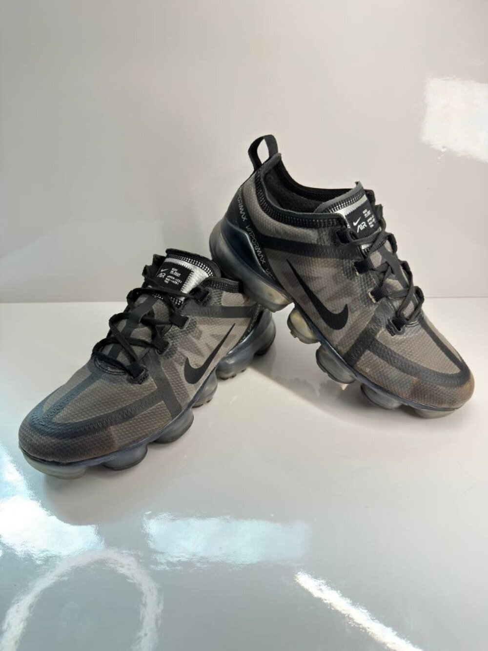 Nike Air Vapormax Lightweight Sneakers – US 8.5 (W) / US 7 (M)